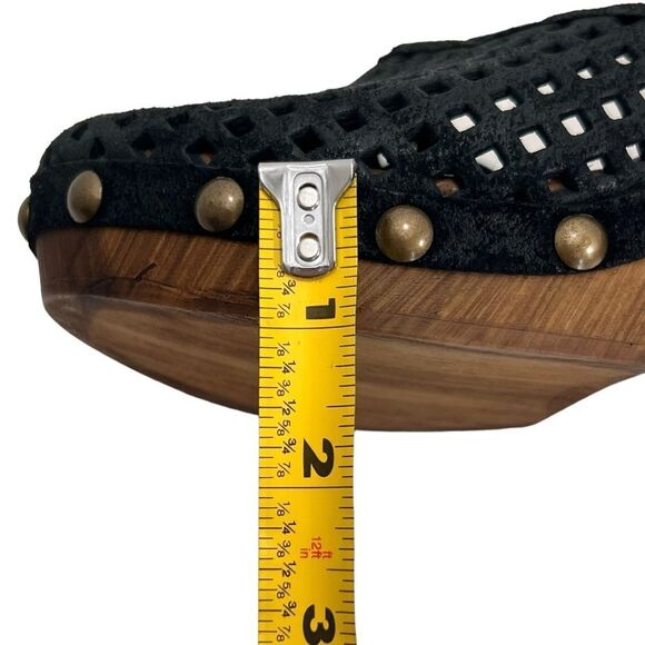 Eric Michael Black Wood Gigi Clog Sandals - Picture 11 of 16